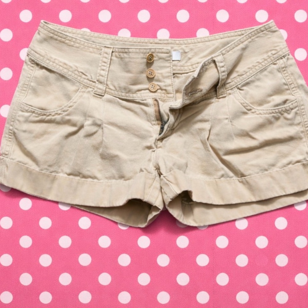 Express Women's Cargo Shorts in Tan